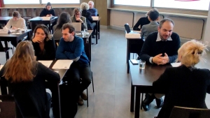 QUANDO IL COLLOQUIO DI LAVORO DIVENTA COLPO DI FULMINE - Job speed date